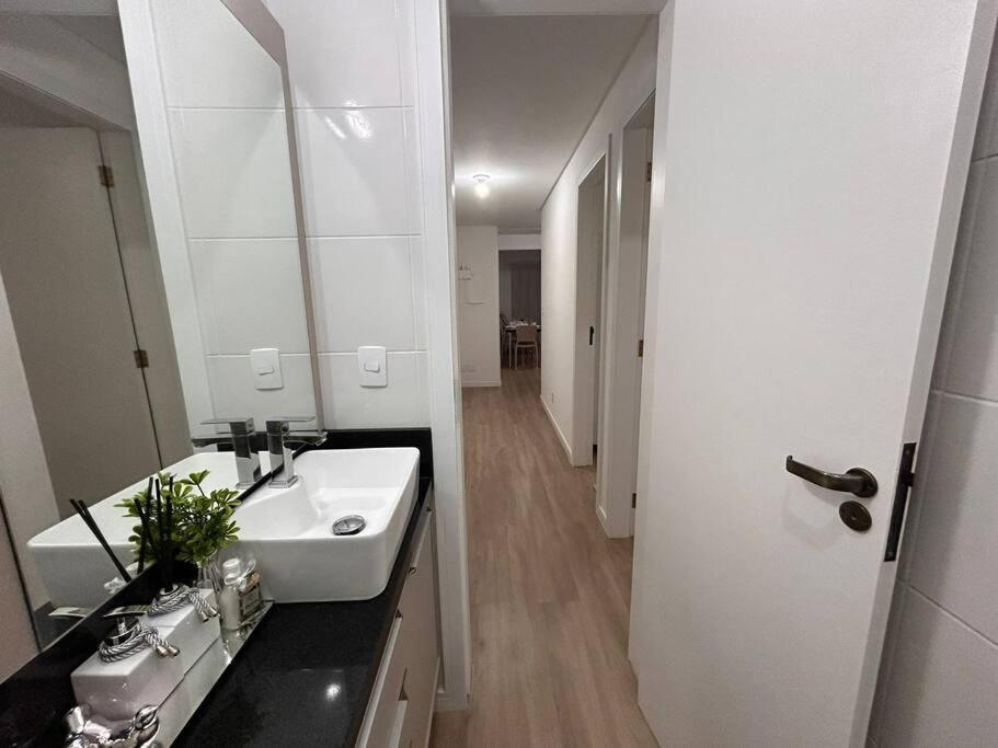 A 1 Min Da Br 101 E A 15 Min De Florianopolis Apartment Palhoca