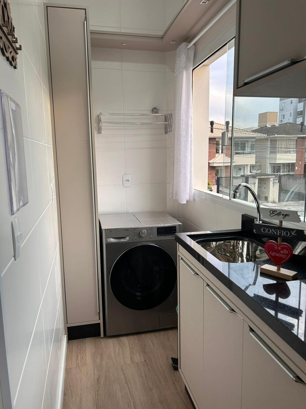 A 1 Min Da Br 101 E A 15 Min De Florianopolis Apartment *