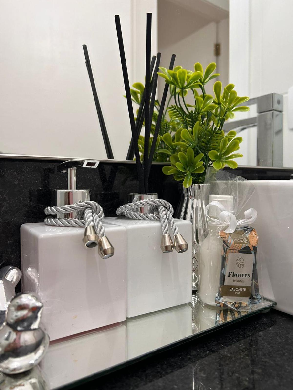 A 1 Min Da Br 101 E A 15 Min De Florianopolis Apartment *